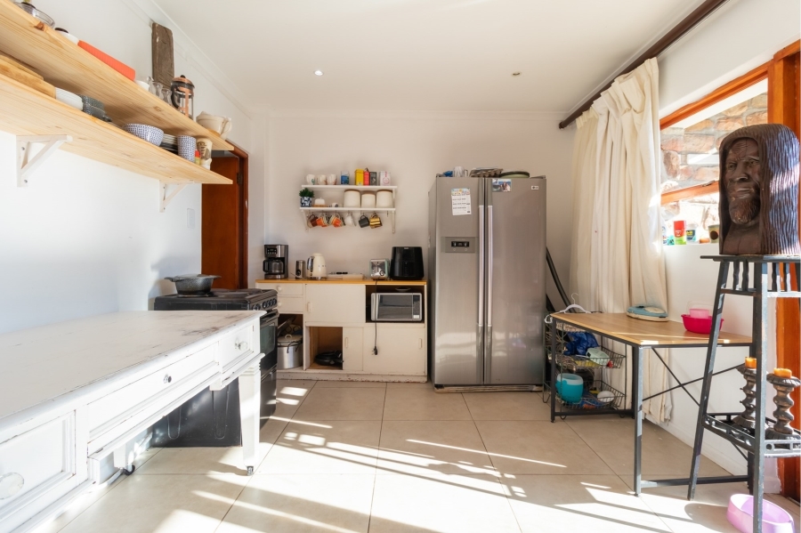 6 Bedroom Property for Sale in Capri Western Cape